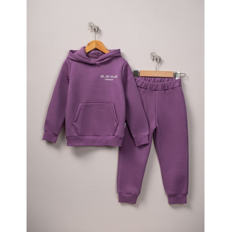 Hoodie with a kangaroo pocket and matching cuffed joggers